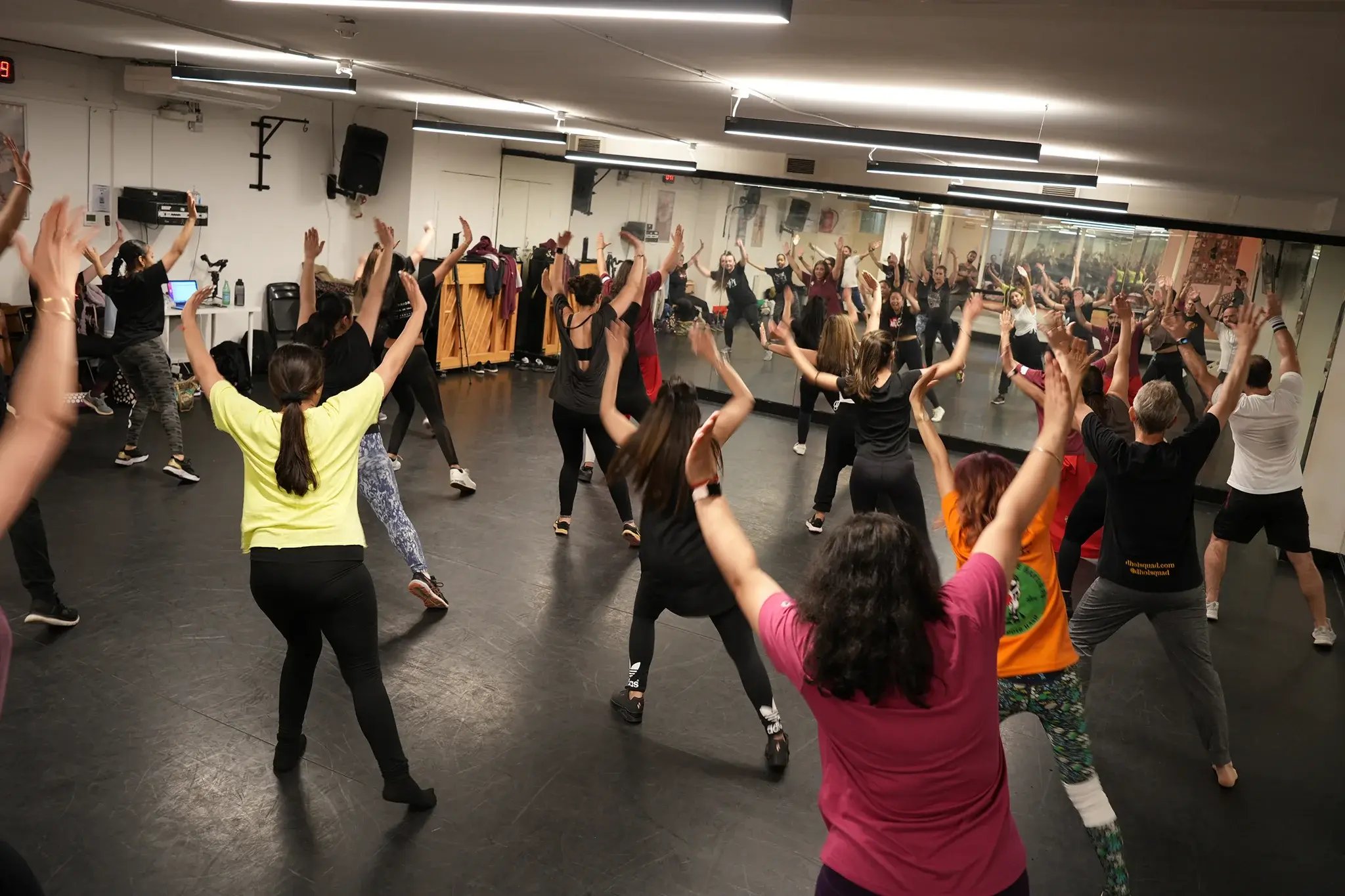 jodi-dancers-indoor-workshop
